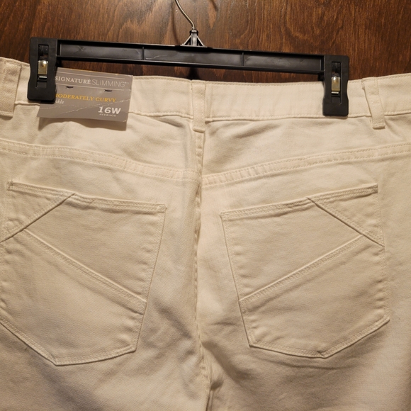 CJ Banks Signature Slimming White Ankle Jeans NWT - Picture 7 of 16